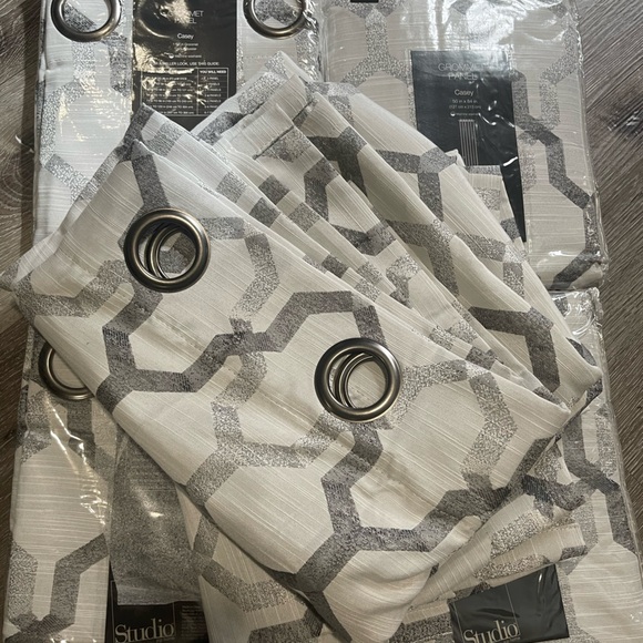 White / Grey / Silver , curtains - Picture 5 of 6